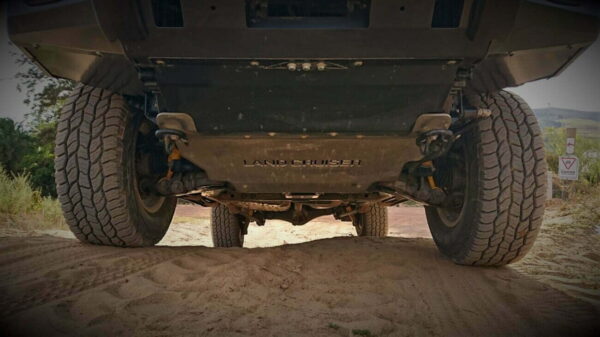 Toyota Land Cruiser 200VX Gobi Skid Plate - Image 3