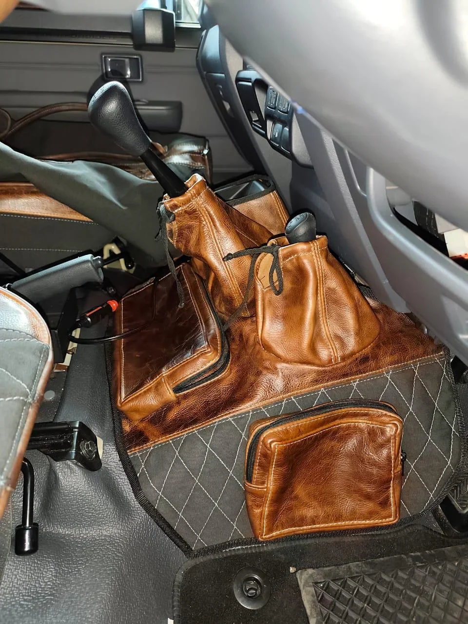 Beesdam Transmission Cover - Legacy Premium Collection