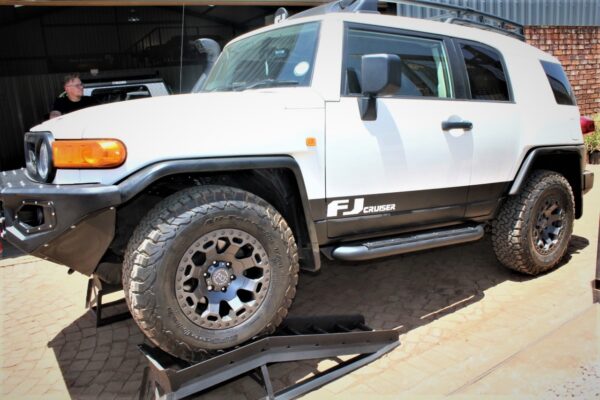 Toyota FJ Cruiser 2010-2023 Wildog Rocksliders - Image 2