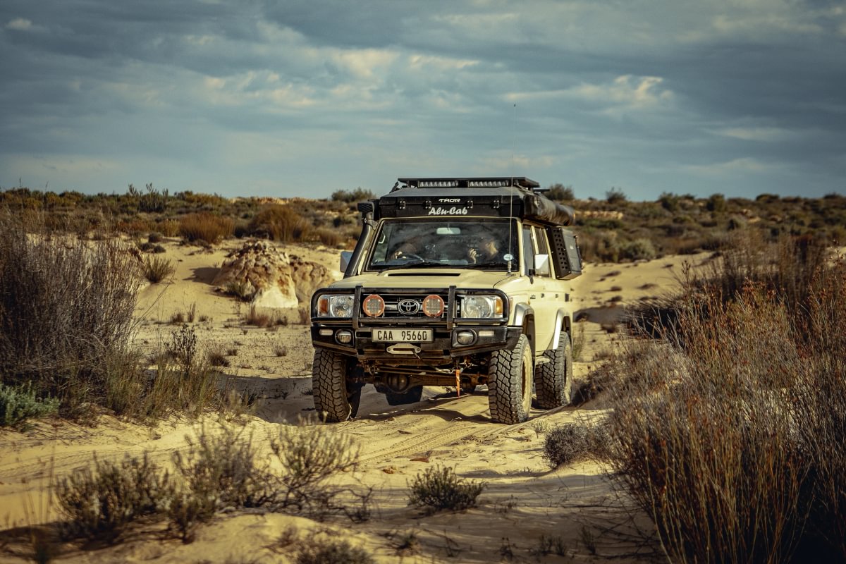 Toyota Land Cruiser 76 Series 2009+ Alu-Cab Thor Roof Conversion - Image 22