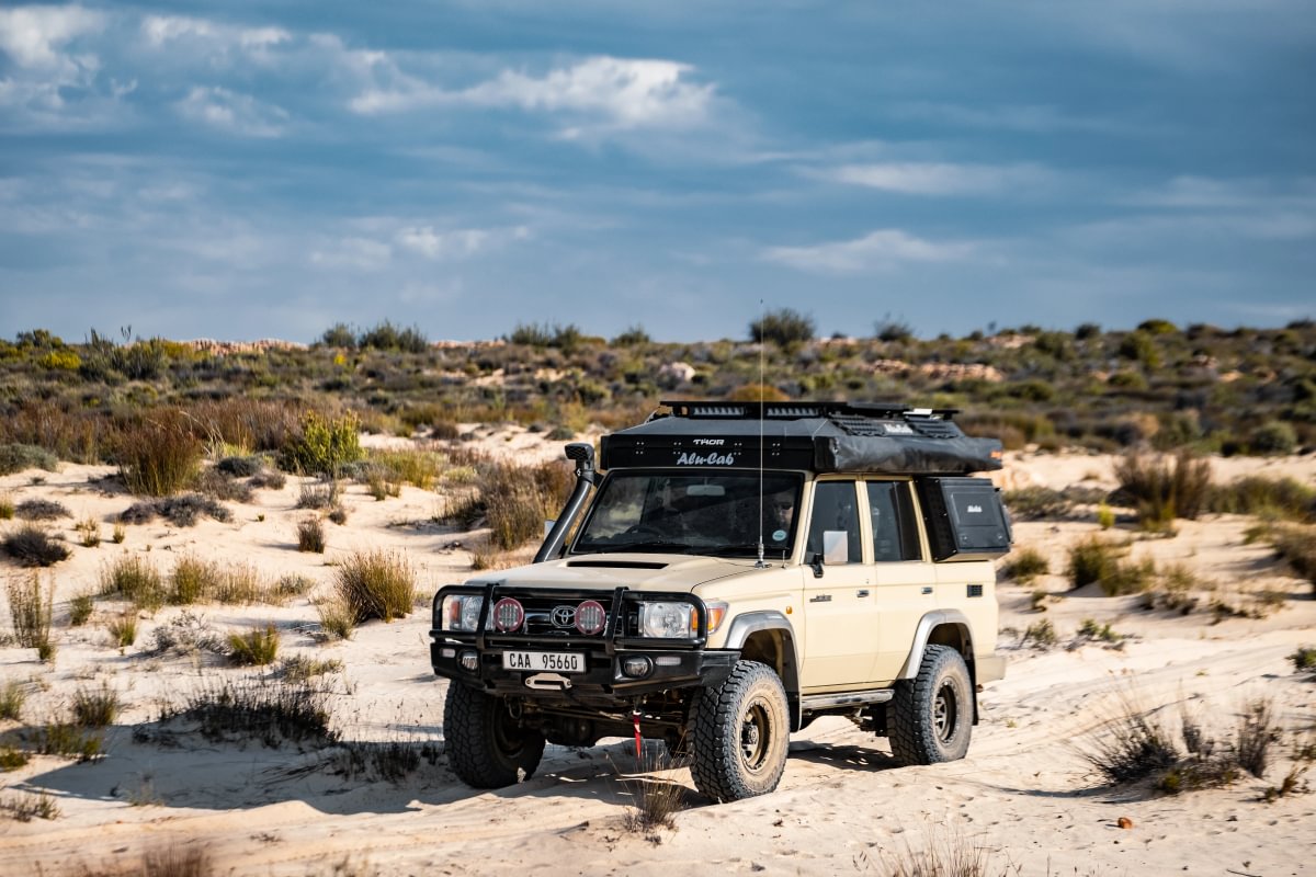 Toyota Land Cruiser 76 Series 2009+ Alu-Cab Thor Roof Conversion - Image 12
