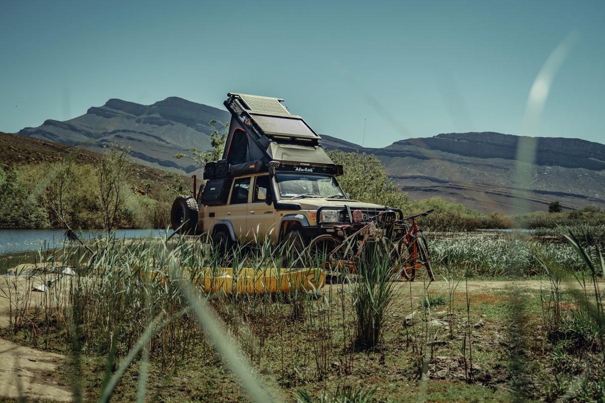 Toyota Land Cruiser 76 Series 2009+ Alu-Cab Thor Roof Conversion - Image 8