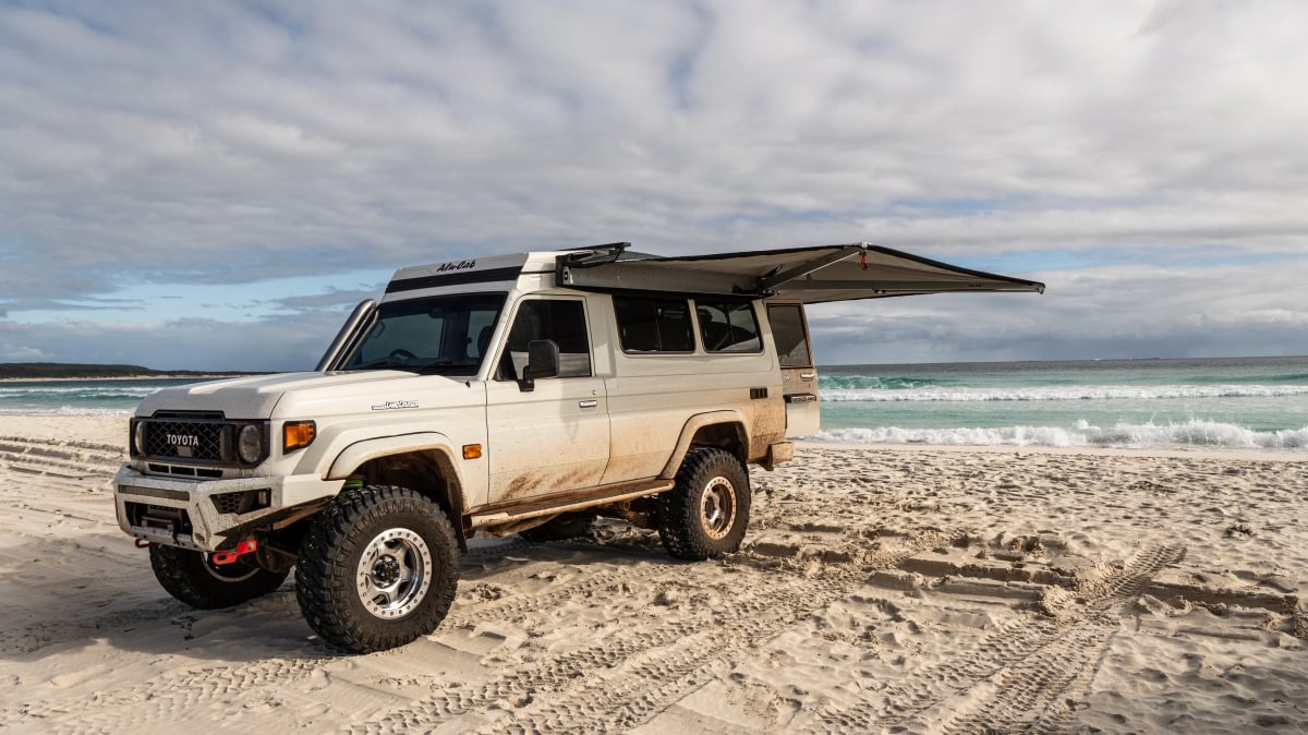 Toyota Land Cruiser 78 Series 2009+ Alu-Cab Hercules Roof Conversion - Image 10