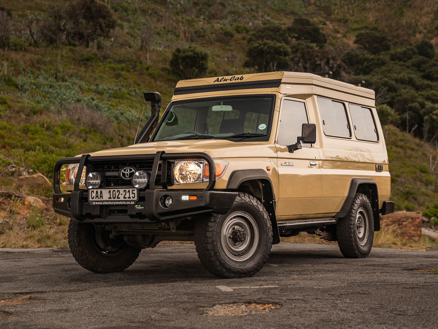 Toyota Land Cruiser 78 Series 2009+ Alu-Cab Hercules Roof Conversion