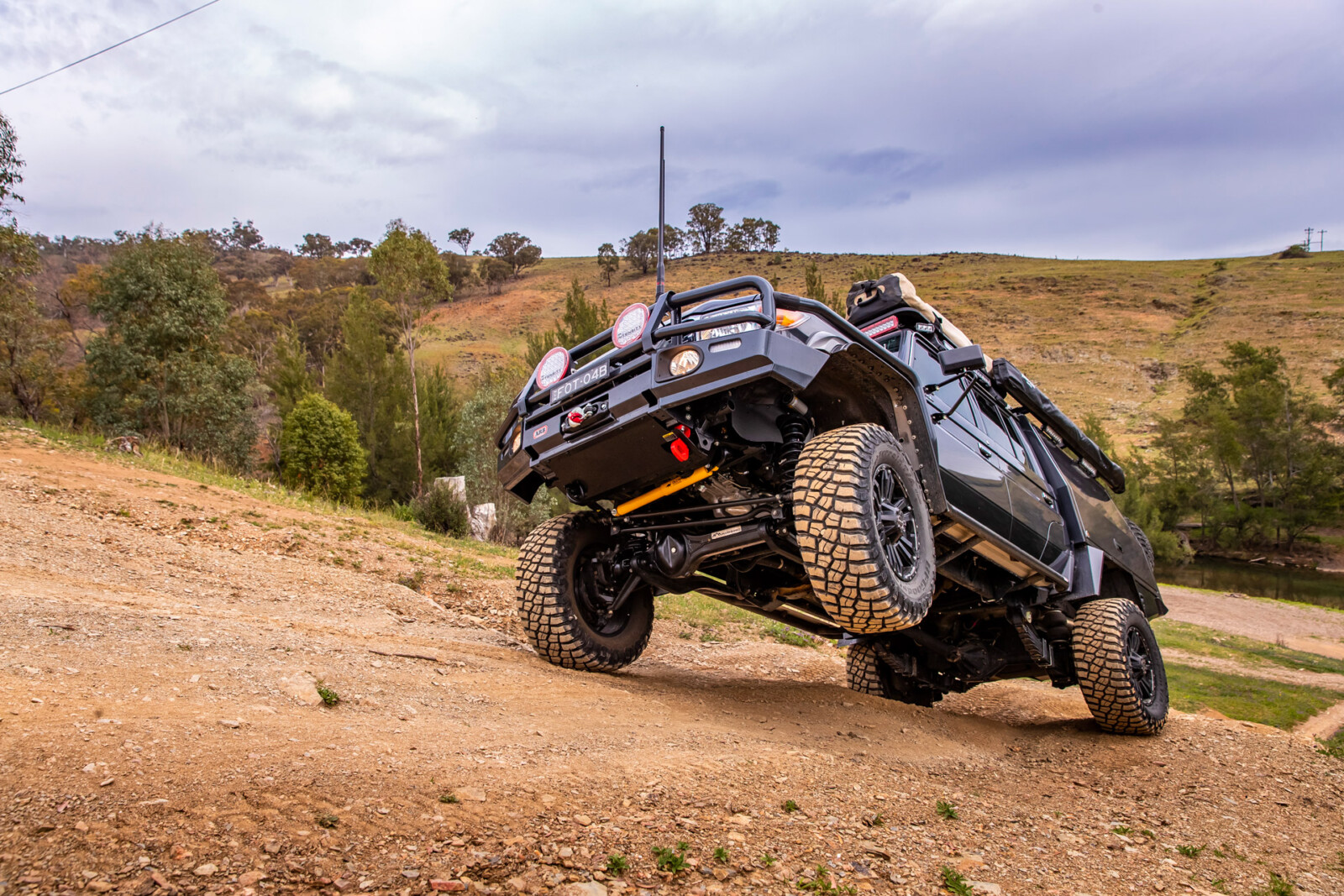 Compare Old Man Emu BP-51, MT64 & Nitrocharger Sport | Land Cruiser 79 Suspension Guide