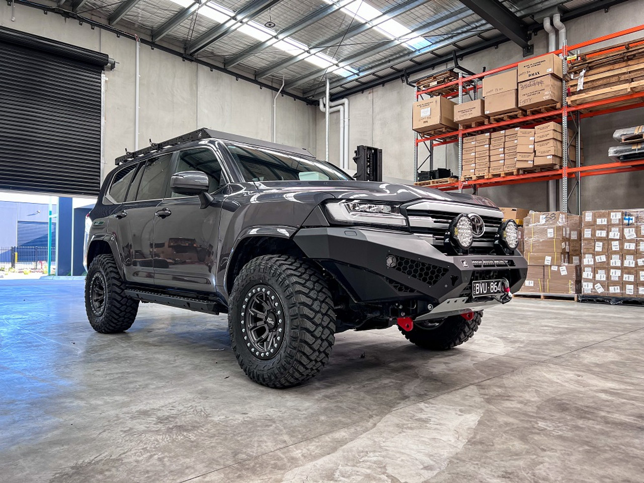 Toyota Land Cruiser 300 2021+ Offroad Animal Predator Bull Bar - Image 4