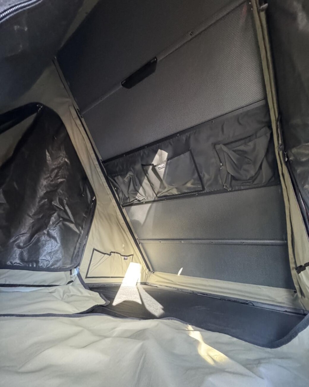 Bush Company LX27 Clamshell Rooftop Tent - Image 4