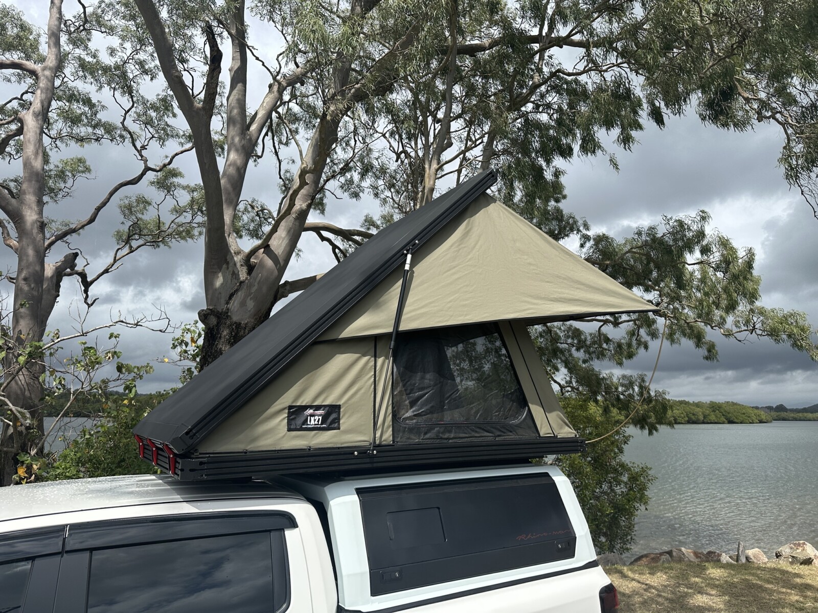 Bush Company LX27 Clamshell Rooftop Tent