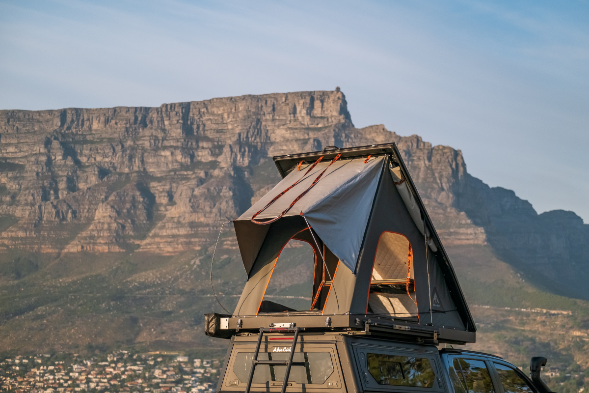 Alu-Cab Gen 3-R Hard Shell Rooftop Tent