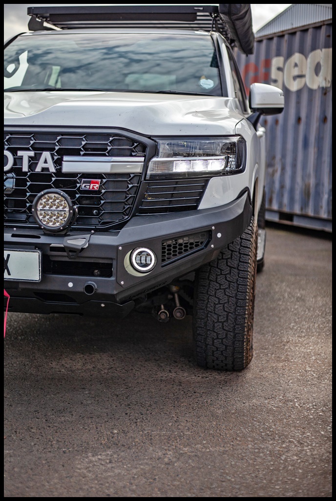 Toyota Land Cruiser 300 GR-S/GX-R 2021+ Gobi Stealth Bull Bar - Image 4