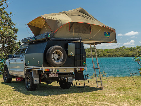Howling Moon Stargazer Rooftop Tent