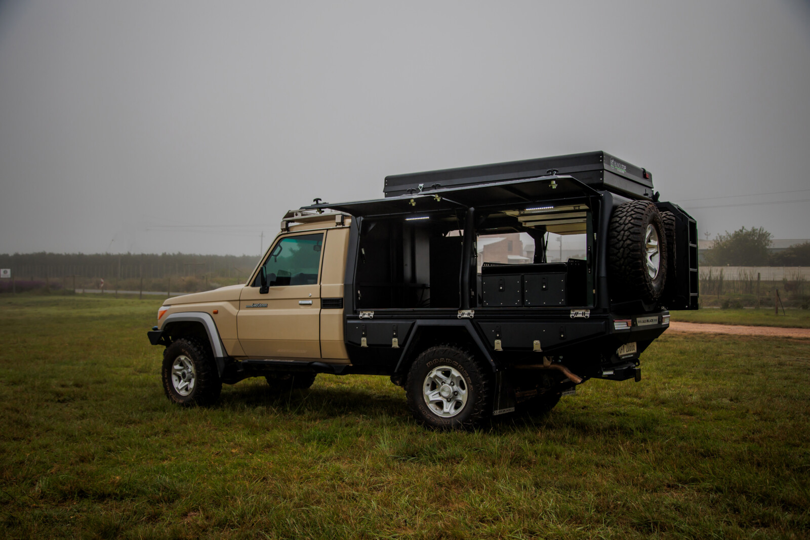 Toyota Land Cruiser 79 2009+ Alublack Flatbed