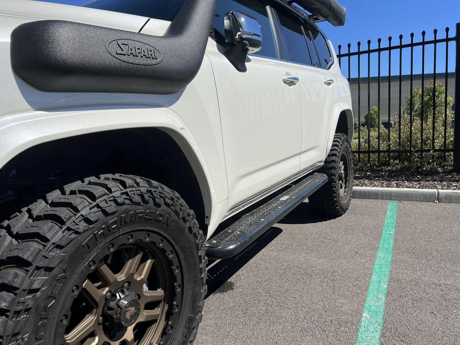 Toyota Land Cruiser 300 Series 2021+ Jungle Side Steps - Image 2