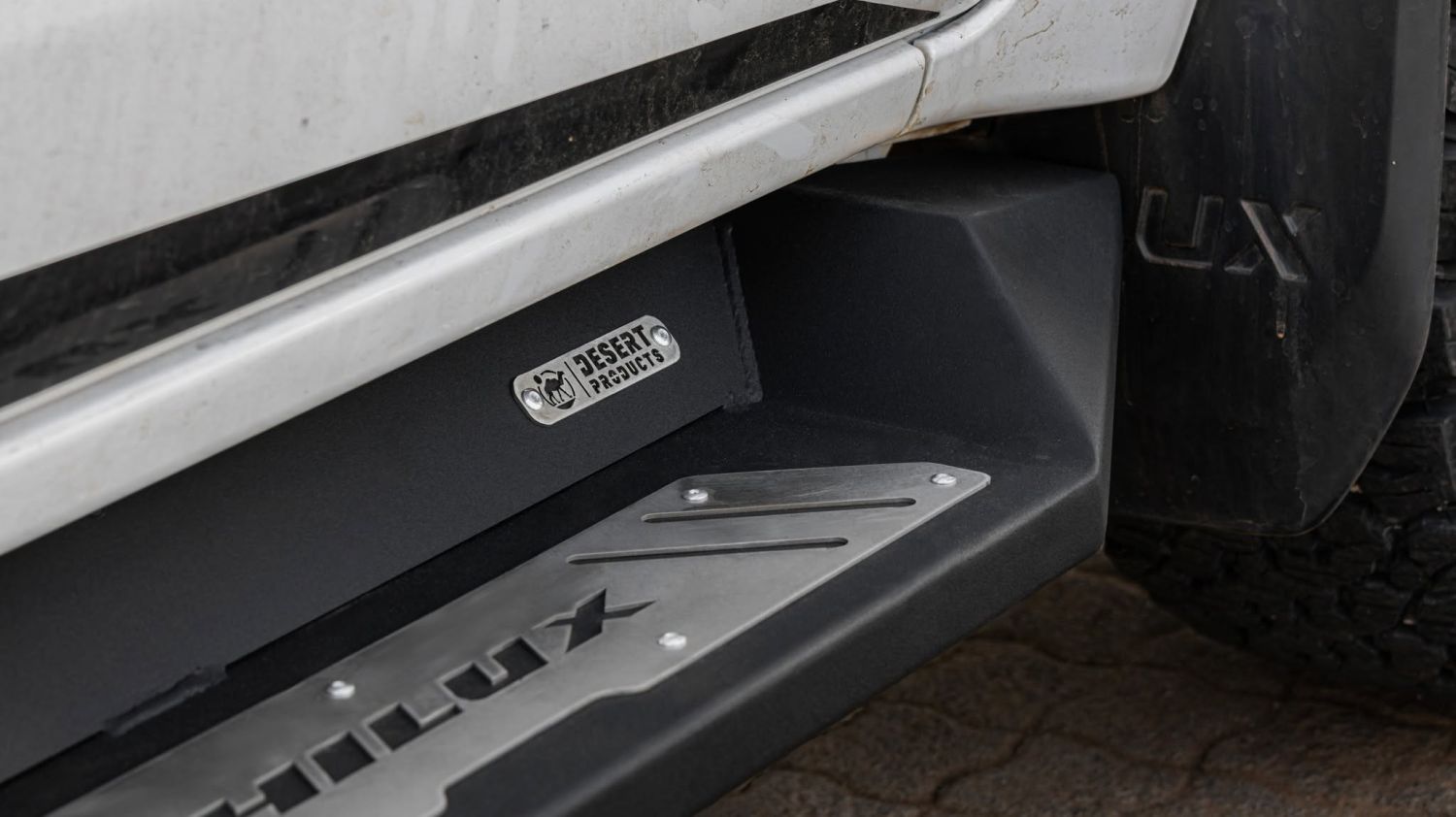 Toyota Hilux GRS-III 2024+ Double Cab Desert V-Range Rocksliders - Image 2