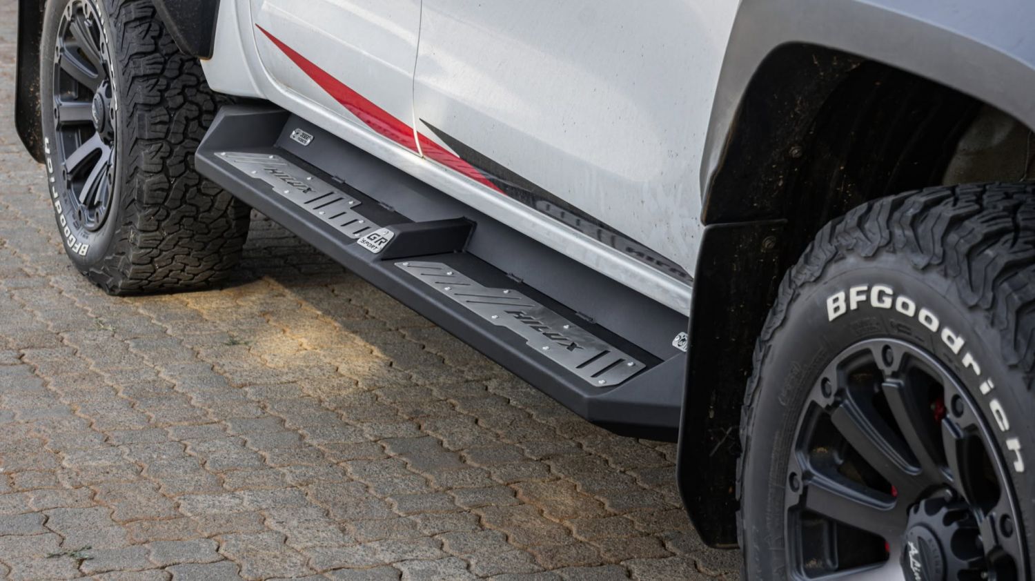 Toyota Hilux GRS-III 2024+ Double Cab Desert V-Range Rocksliders