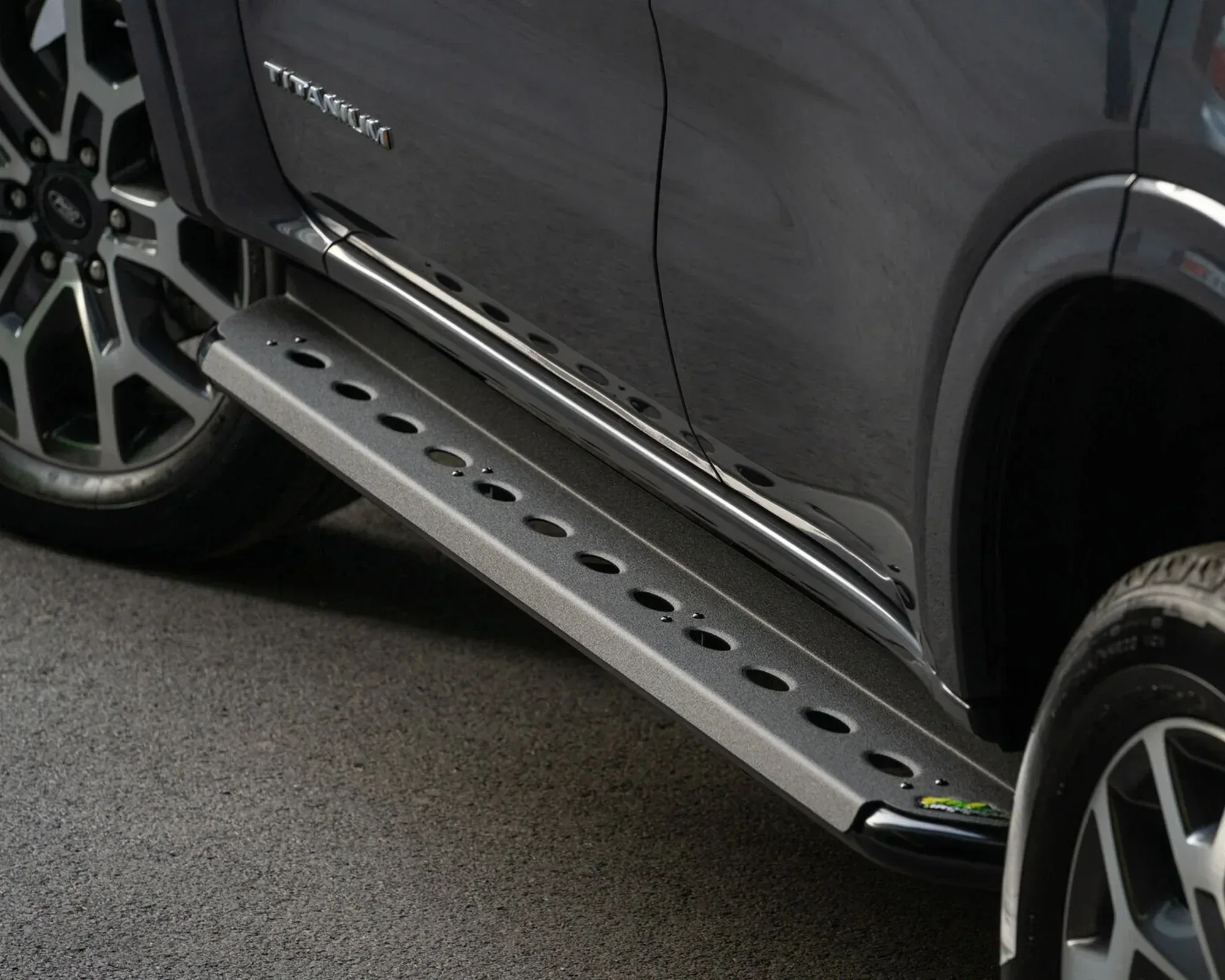 Nissan Navara D23 2017-2020 Double Cab Ironman Side Steps