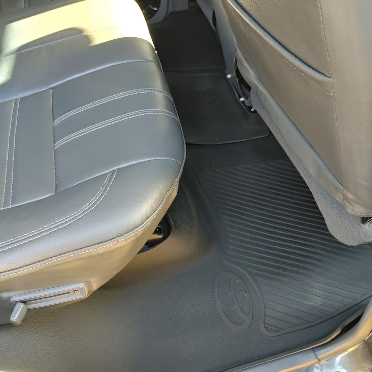 Toyota Land Cruiser 79 Series 2009+ Heavy Duty Rubber Floor Mats - Image 3