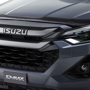 Isuzu D-Max/MU-X 2026+ EGR Bonnet Guard Matt Black